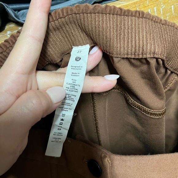 Lululemon Brown Cargo Pants - Picture 5 of 5